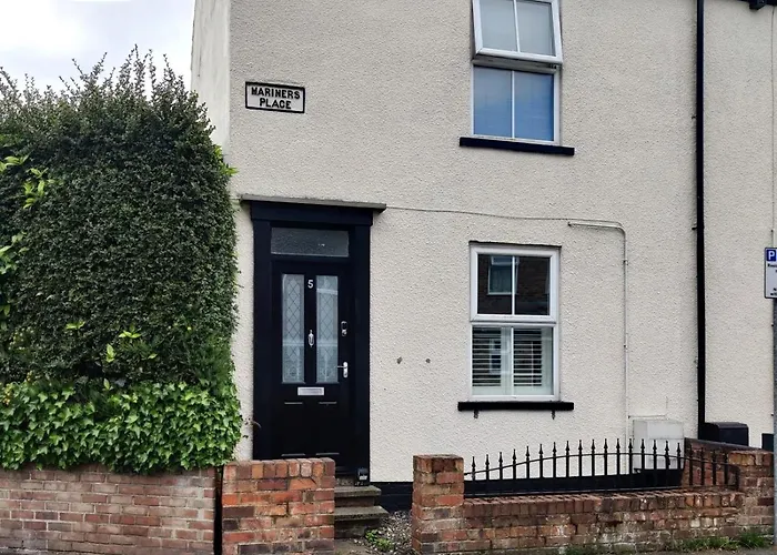 Charming Home In Beverley
